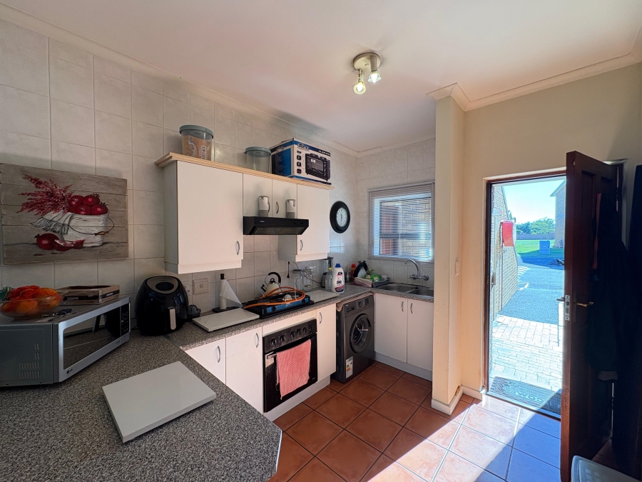 To Let 2 Bedroom Property for Rent in Sonstraal Heights Western Cape